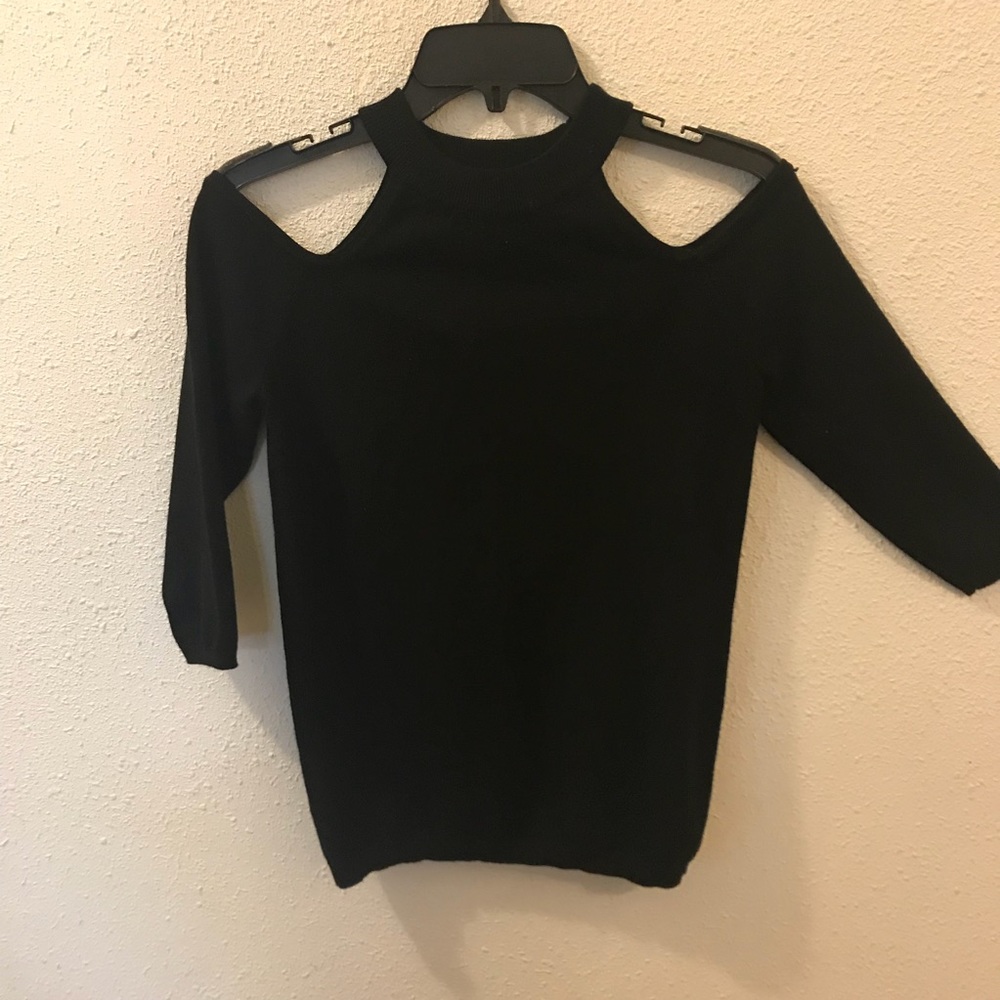 Mid-Sleeve Sweater/Top